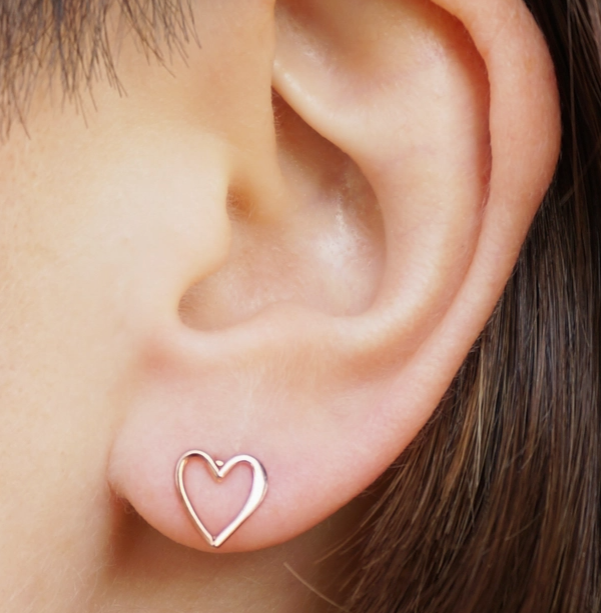 Openwork Heart Post Earring 9x8mm